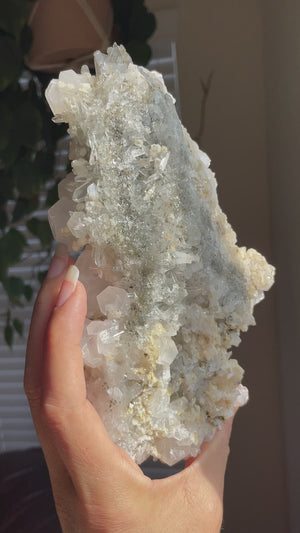 UV Reactive Calcite, Dolomite and Quartz from the Trepca Mine, Kosovo